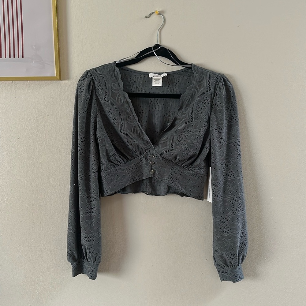 Urban Romantics NWT boho cottagecore crop top size Small Eyelet deep vneck